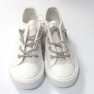 BUMBLE & BIRDIE GIRL'S WHITE SPARKLE AND LACE KIDS SNEAKERS SIZE 11 NWT